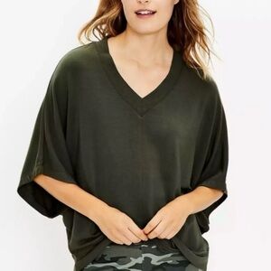 Lou & Grey SIGNATURE SOFT Dolman Sleeve Sweater Top V Neck Boxy Small‎ Olive